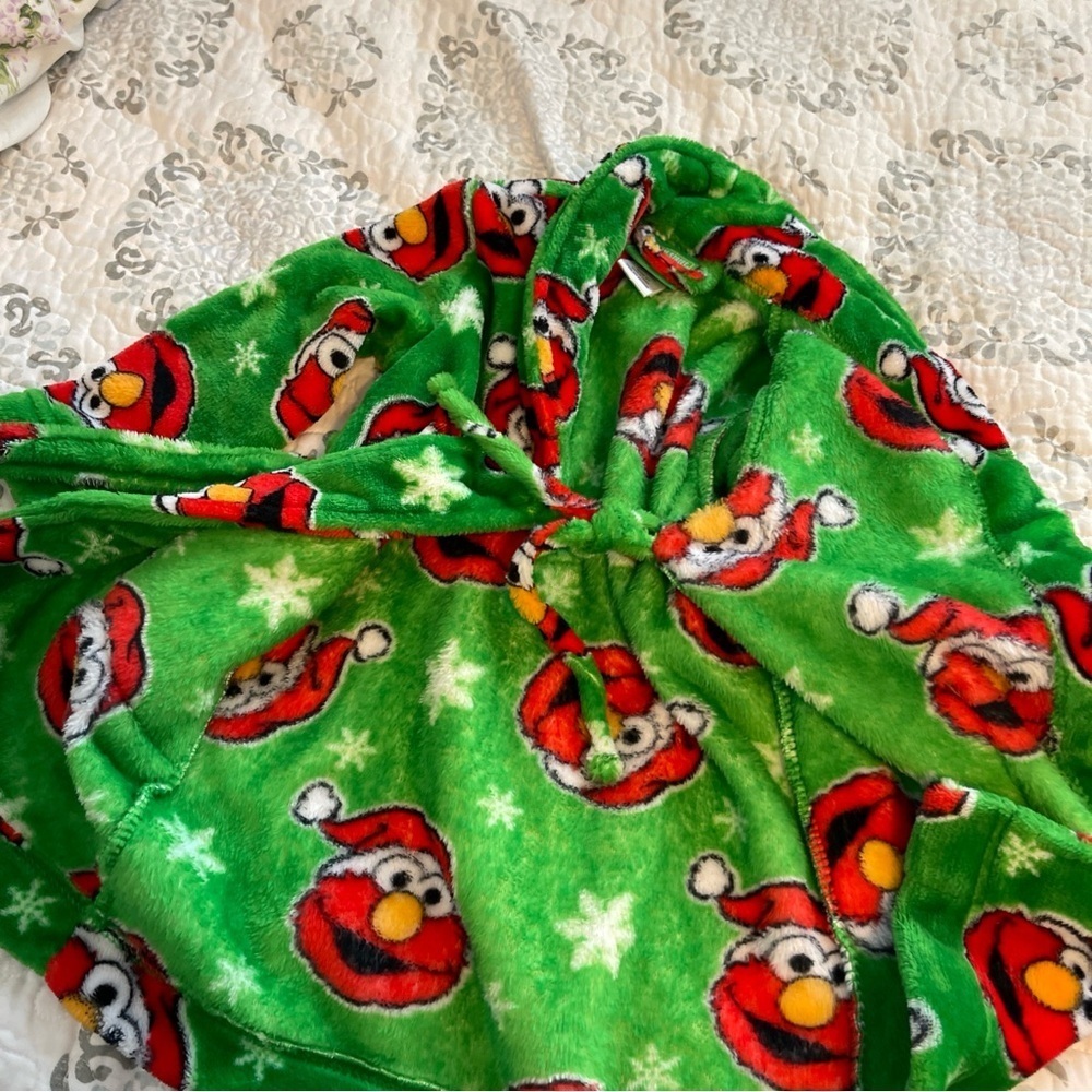 Sesame Street Green Kids Robe with Cartoon Characters - Picture 7 of 10